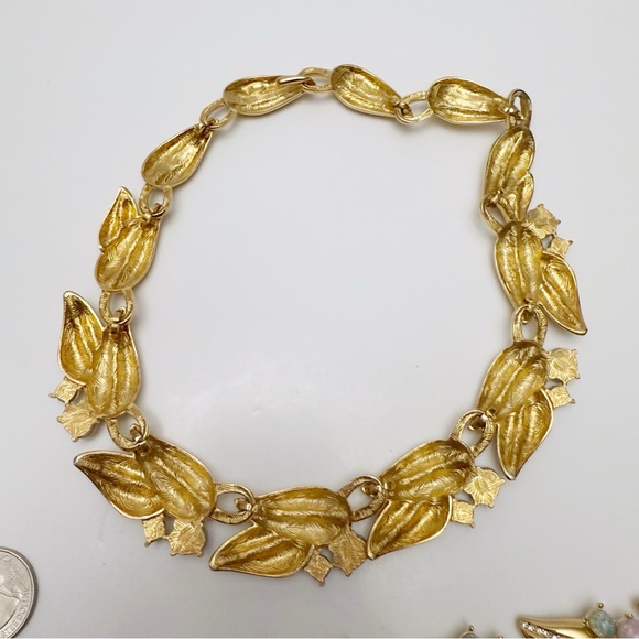 Vintage Foiled Faux Opal Glass Cabochon Rhinestone Leaf Necklace & Bracelet Set - Picture 14 of 16